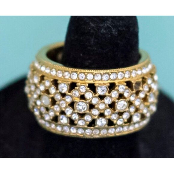 Vintage Gold Tone Band Stylish Rhinestones Ring Size 7 1/2 - E9 - Picture 2 of 3
